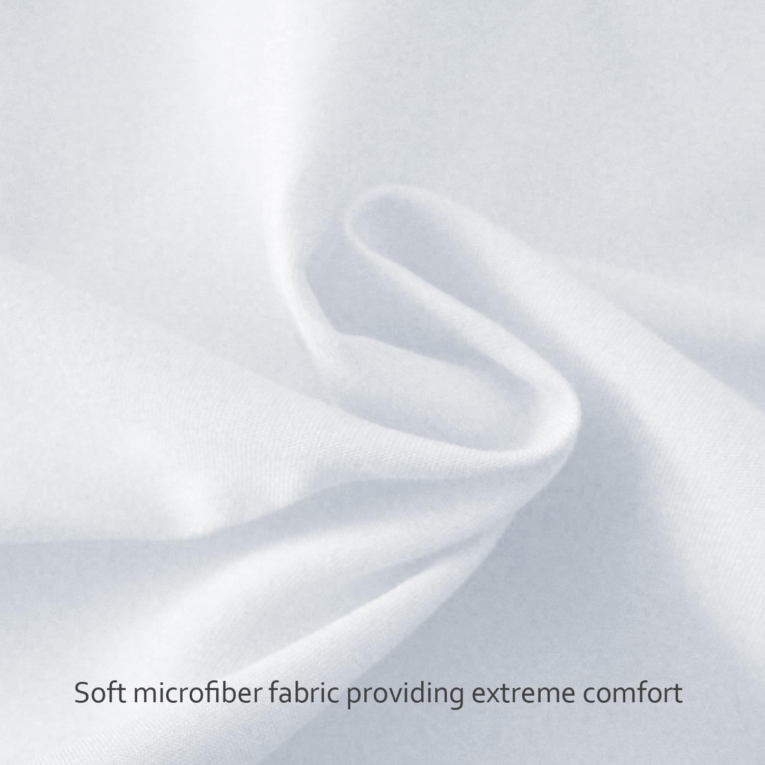 Biloban elastic-band surround ensures a flat, secure fit on playards.
