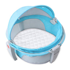 Biloban elastic corner straps demonstrate secure, snug fit for bassinets.
