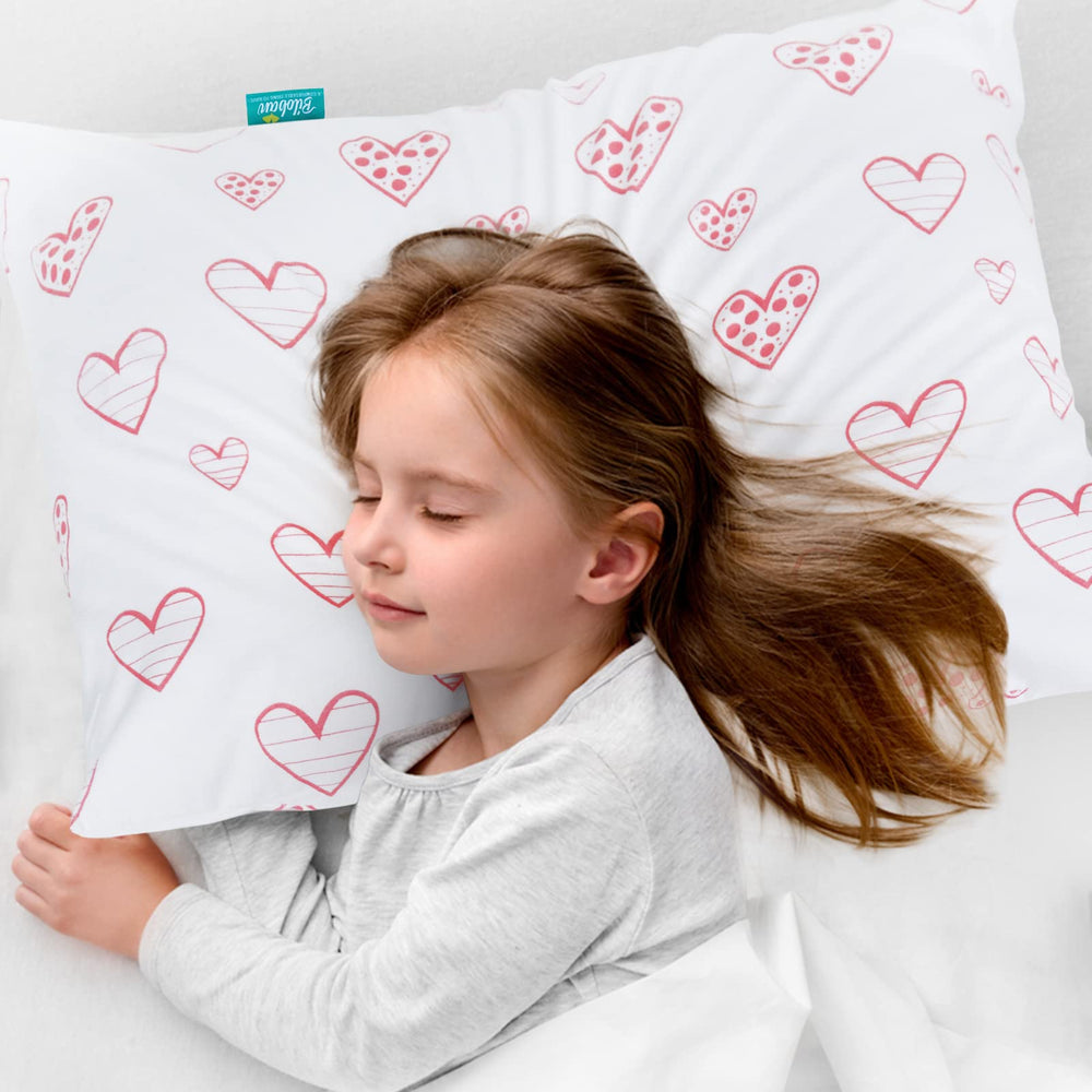 Biloban envelope-closure pillowcase image spotlights easy on/off and no snag design.