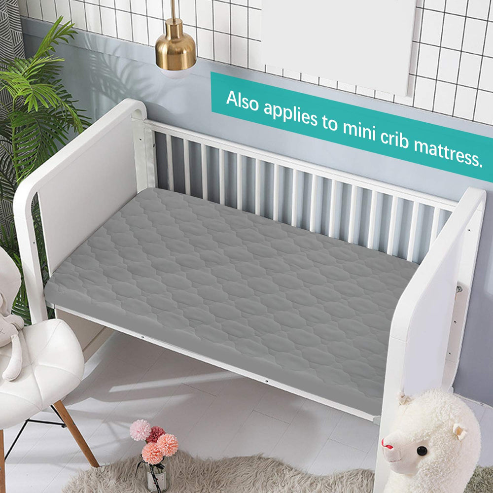 Biloban quilted ultra-soft fabric gray emphasizes baby comfort during rest and play.
