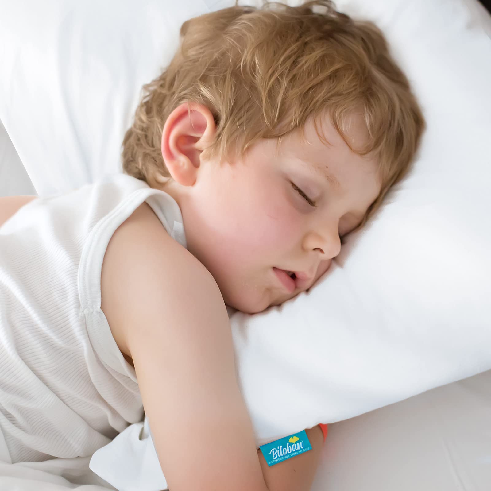 Biloban satin pillowcase 14x19 fits standard toddler pillows with gentle texture.