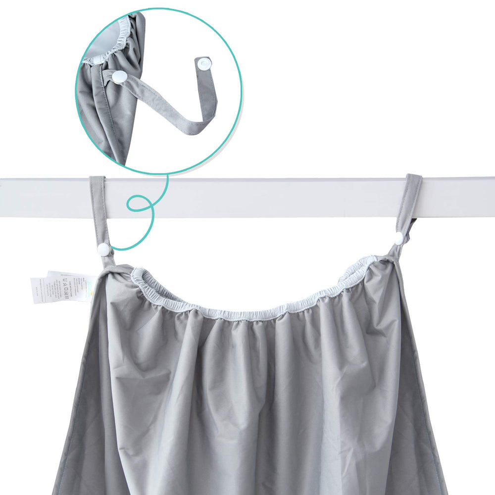 Biloban snap-design bags clip on racks or towels for flexible storage