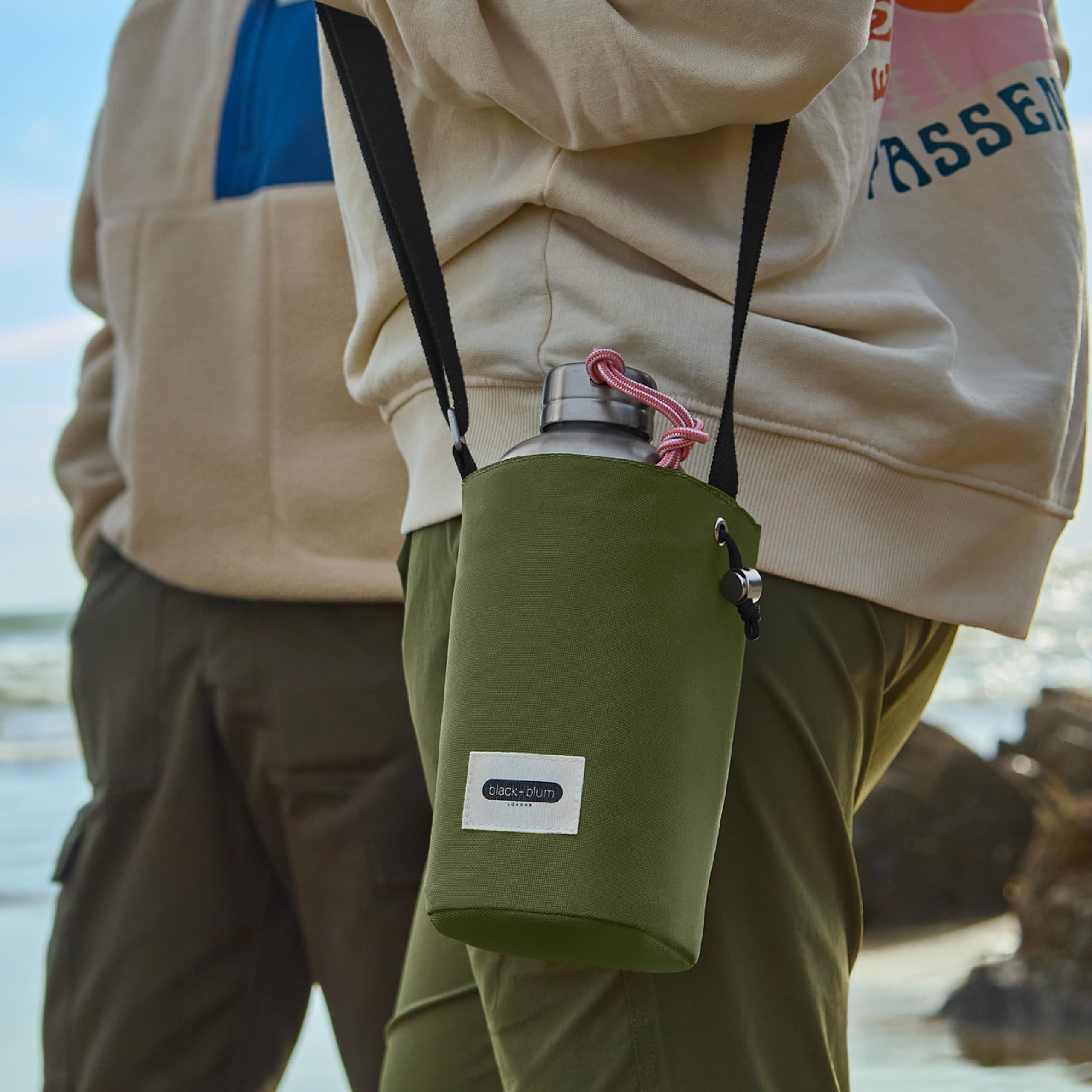 Keep comfortable mobility with the Black+Blum bag's adjustable shoulder/cross-body strap.