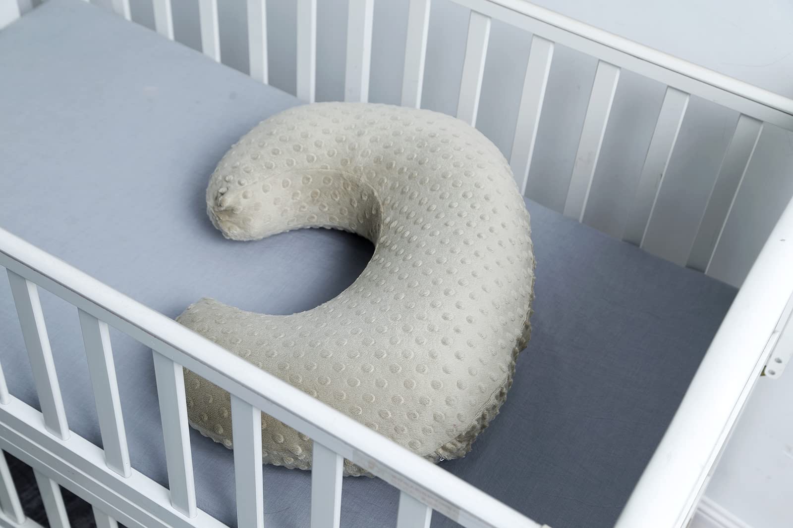 Blackleaf Baby nursing pillow cover comes in nursery-friendly colors.