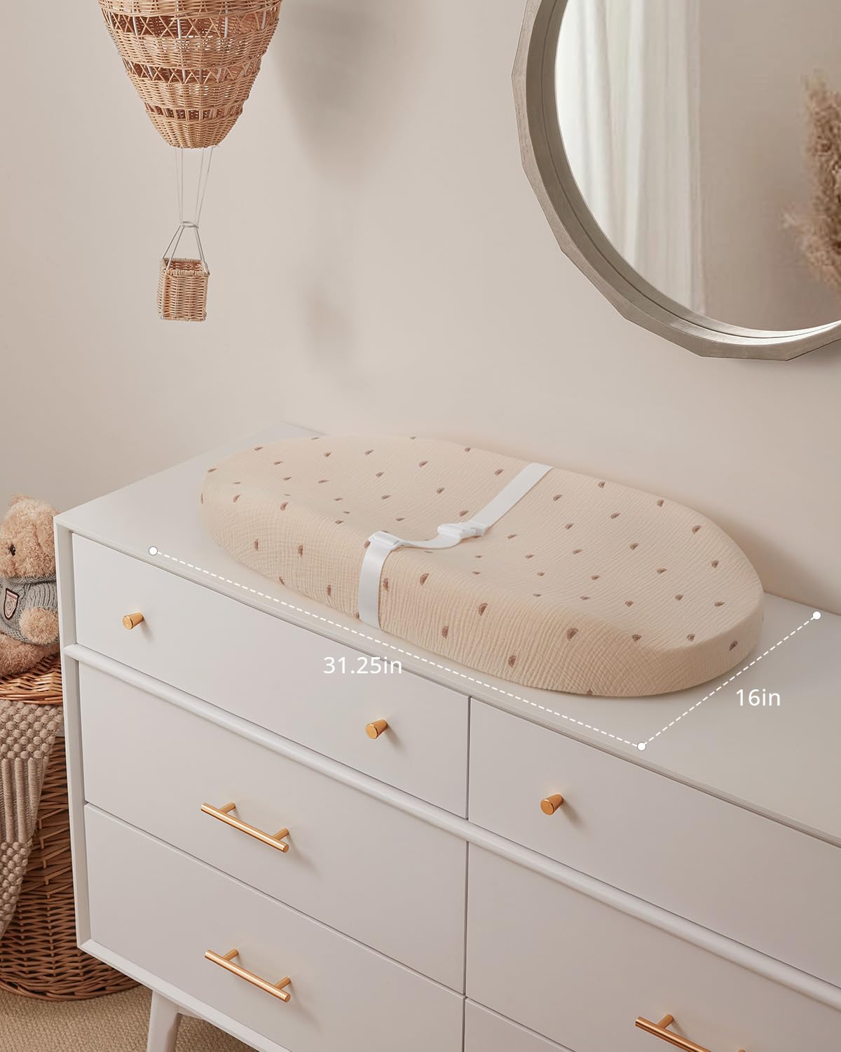 Blissful Diary changing pad Sunshine quick-release safety belt ensures stable diaper changes.