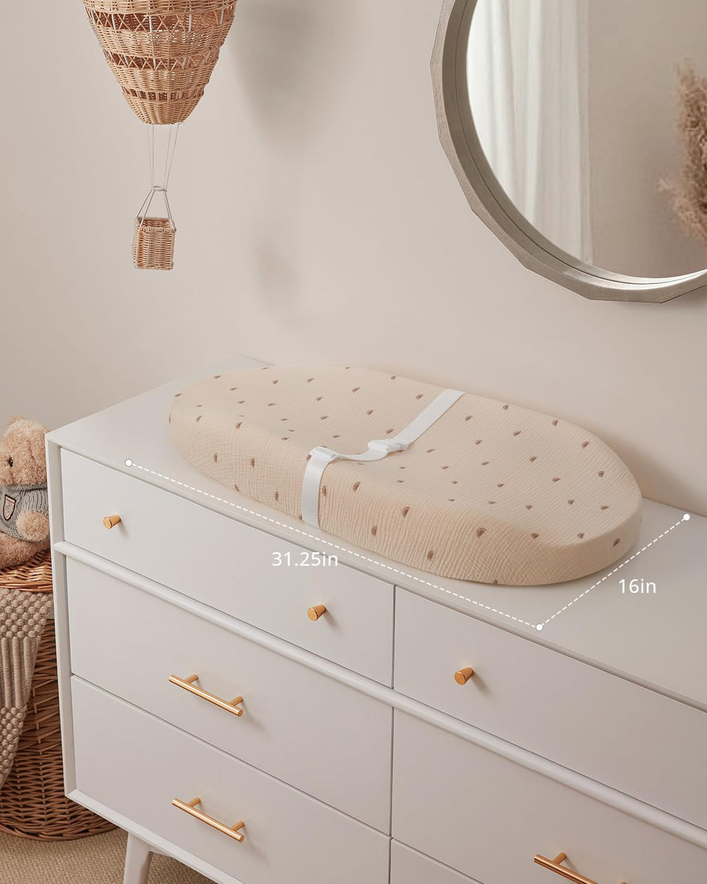 Blissful Diary changing pad Sunshine quick-release safety belt ensures stable diaper changes.