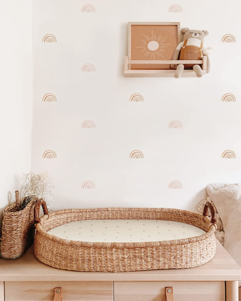 Blissful Diary 32x17 fit visual, secure elastic edge for snug bassinet sheets.