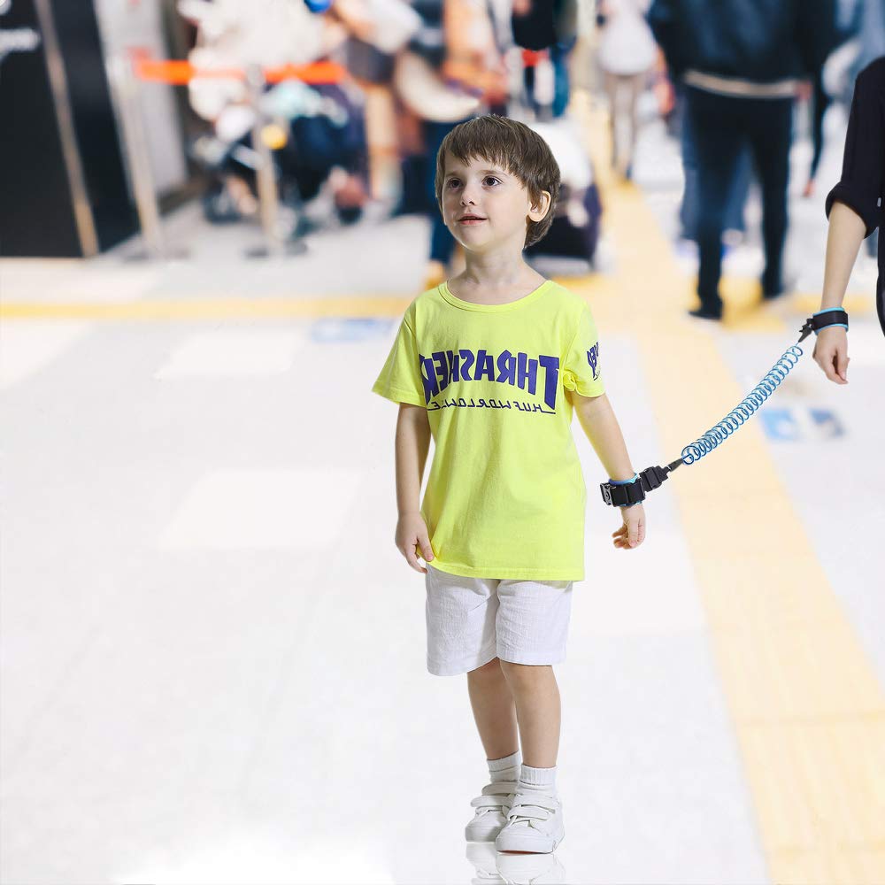 Blisstime leash demonstrates safe indoor and outdoor use scenarios.