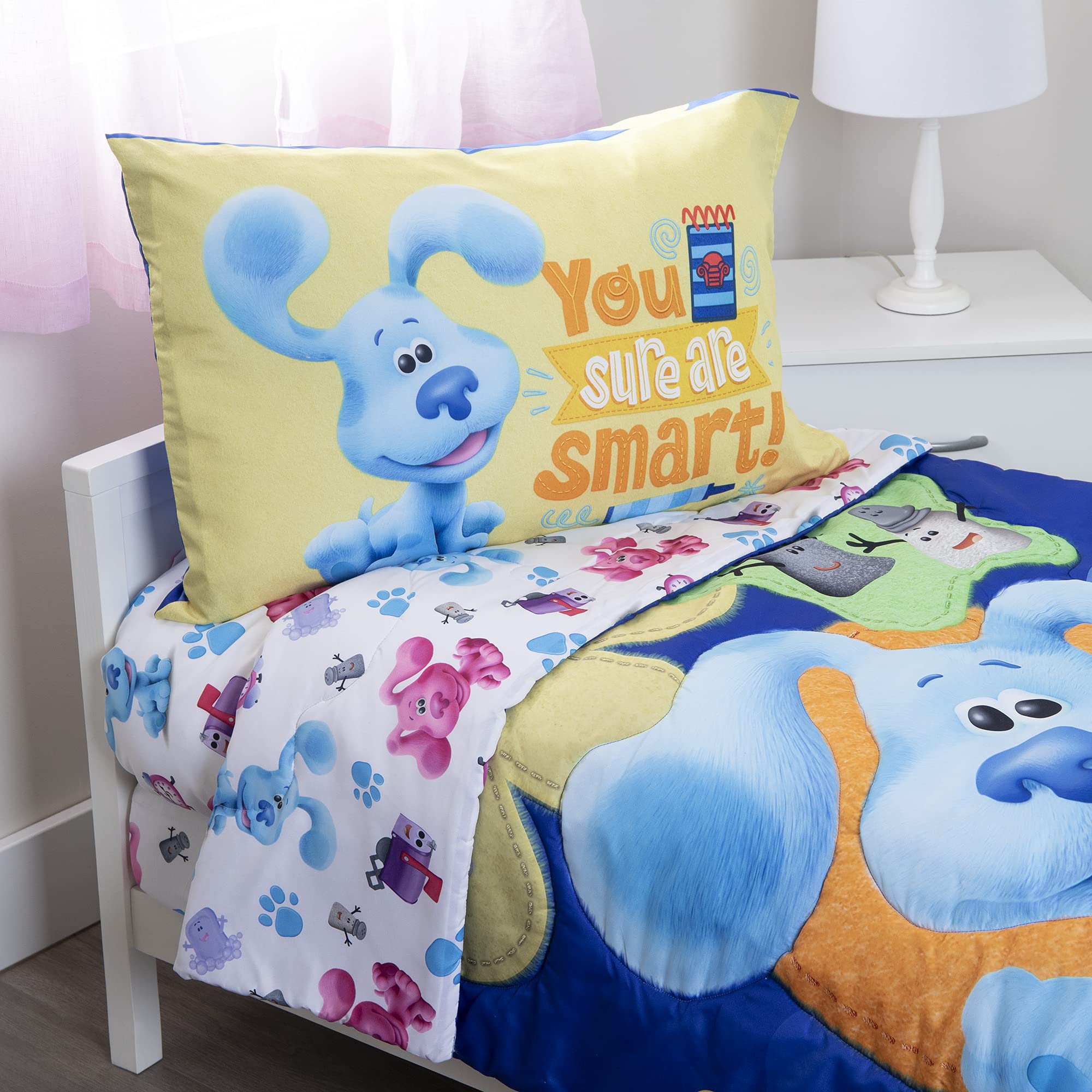 Blues Clues You Are Smart room setup demonstrates a coordinated toddler-friendly aesthetic
