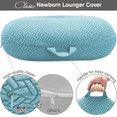 BlueSnail Strechy cover with concealed zipper for safe, easy changing.