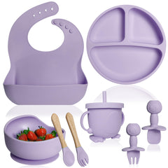 Bluet B silicone baby feeding plate with suction base keeps meals tidy.