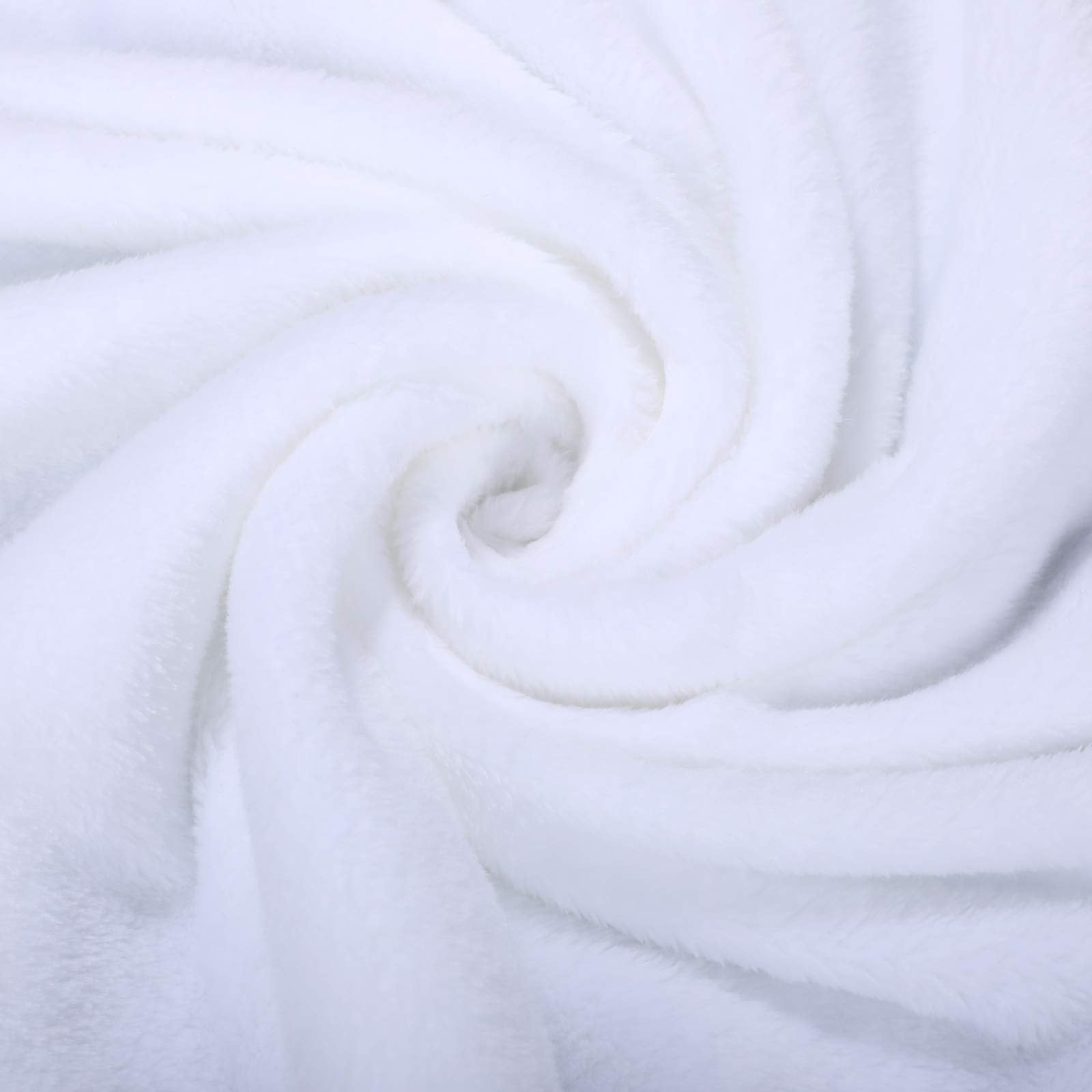 Boao soft-flannel baby blanket close-up highlights gentle warmth and skin-friendly fabric.