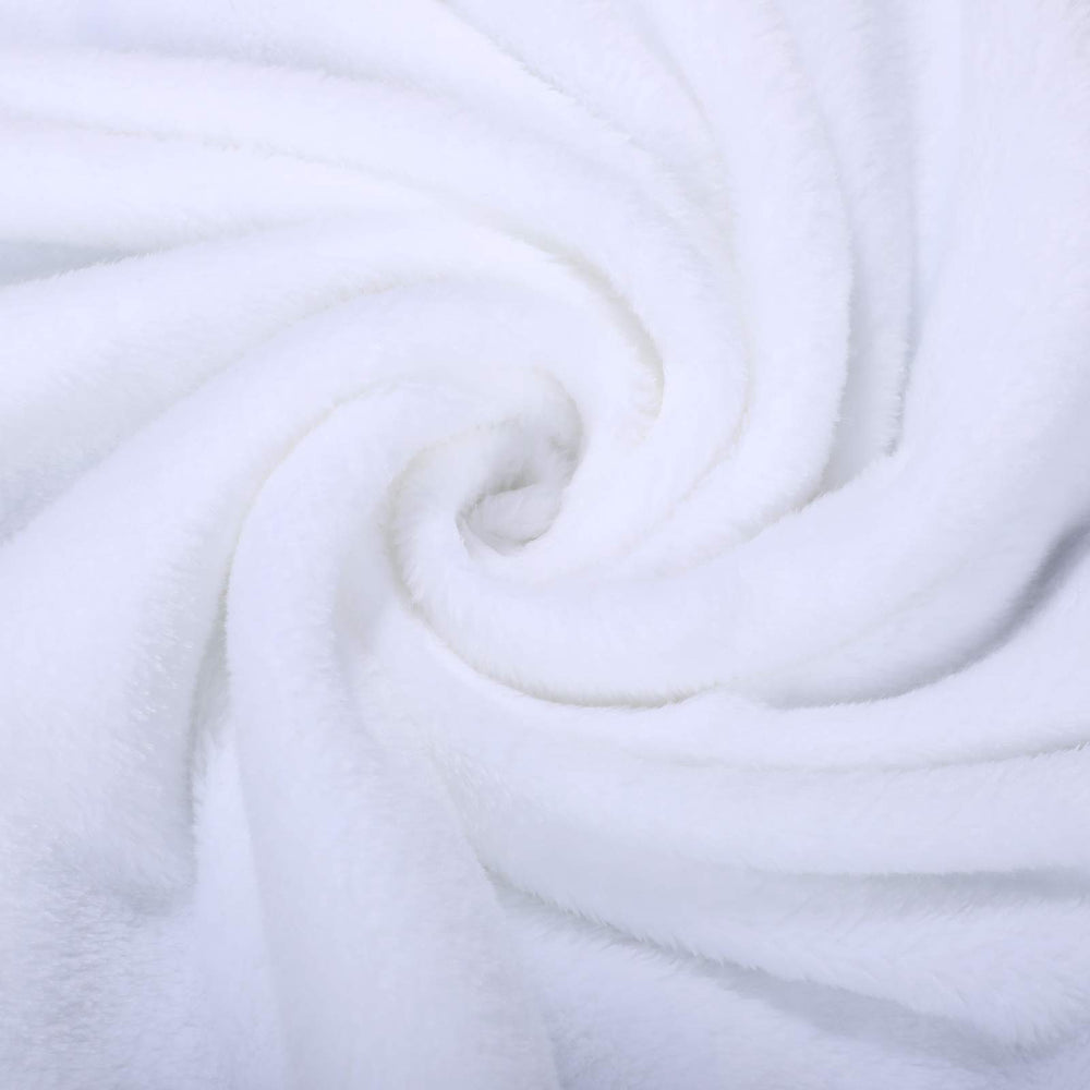 Boao soft-flannel baby blanket close-up highlights gentle warmth and skin-friendly fabric.