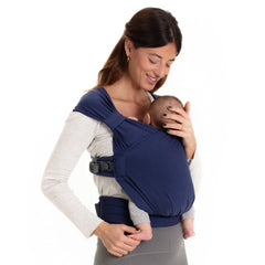 Boba Bliss carrier buckle shows quick, no-tie setup for newborns.