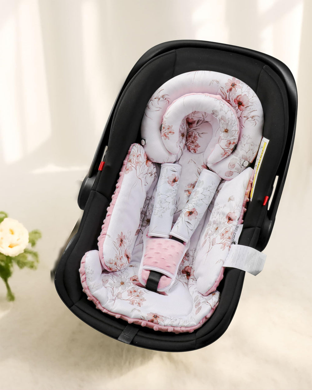 BOMOLOUR head and body support helps newborns stay comfy during rides