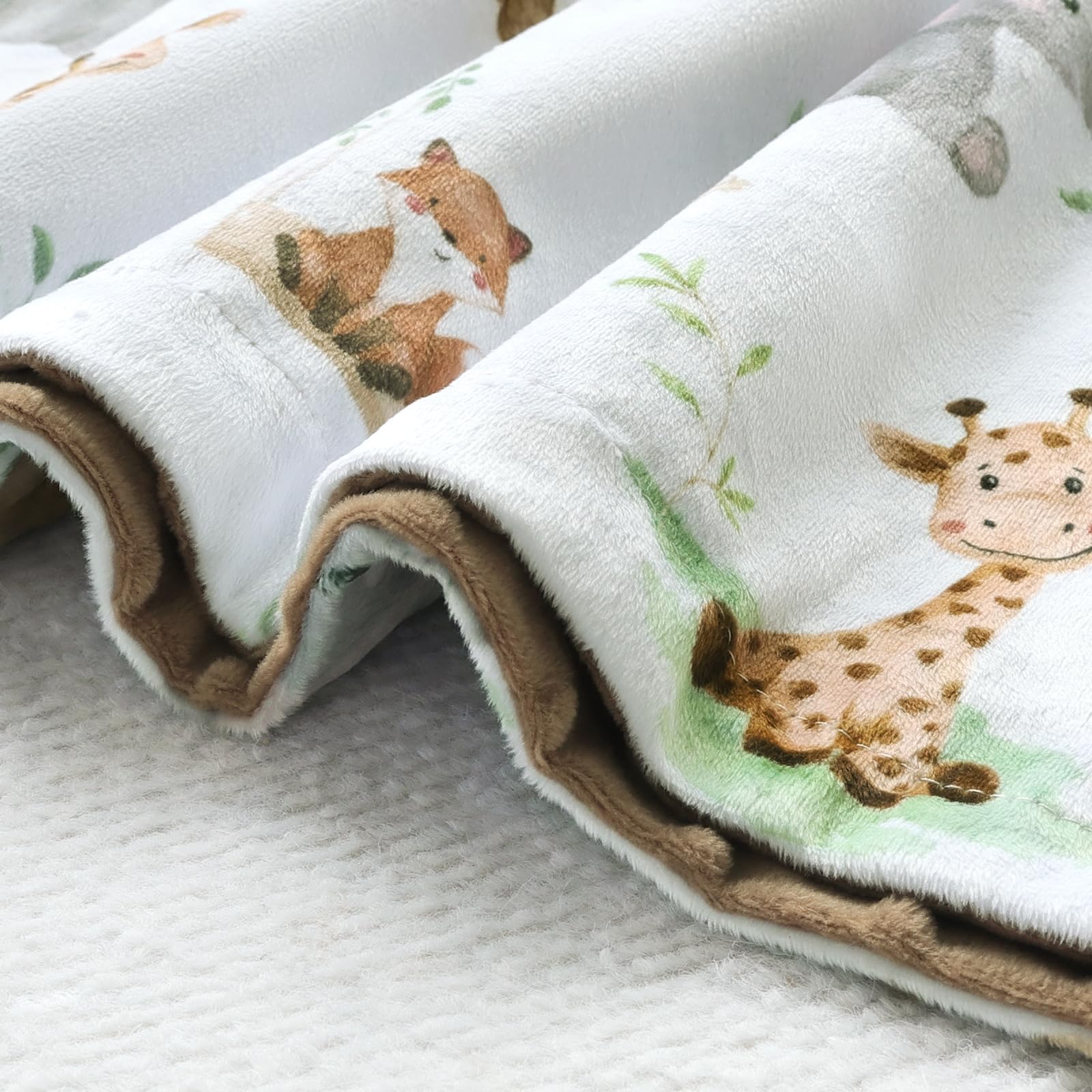 BORITAR 30x40 inch baby blanket is ideal for naps and travel.