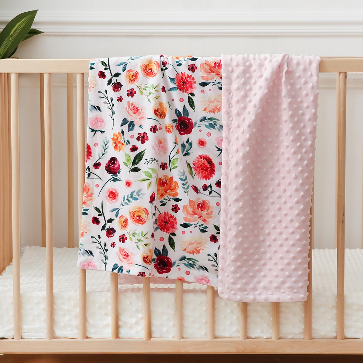 Easy-care BORITAR baby blanket ready for machine washing and quick drying.