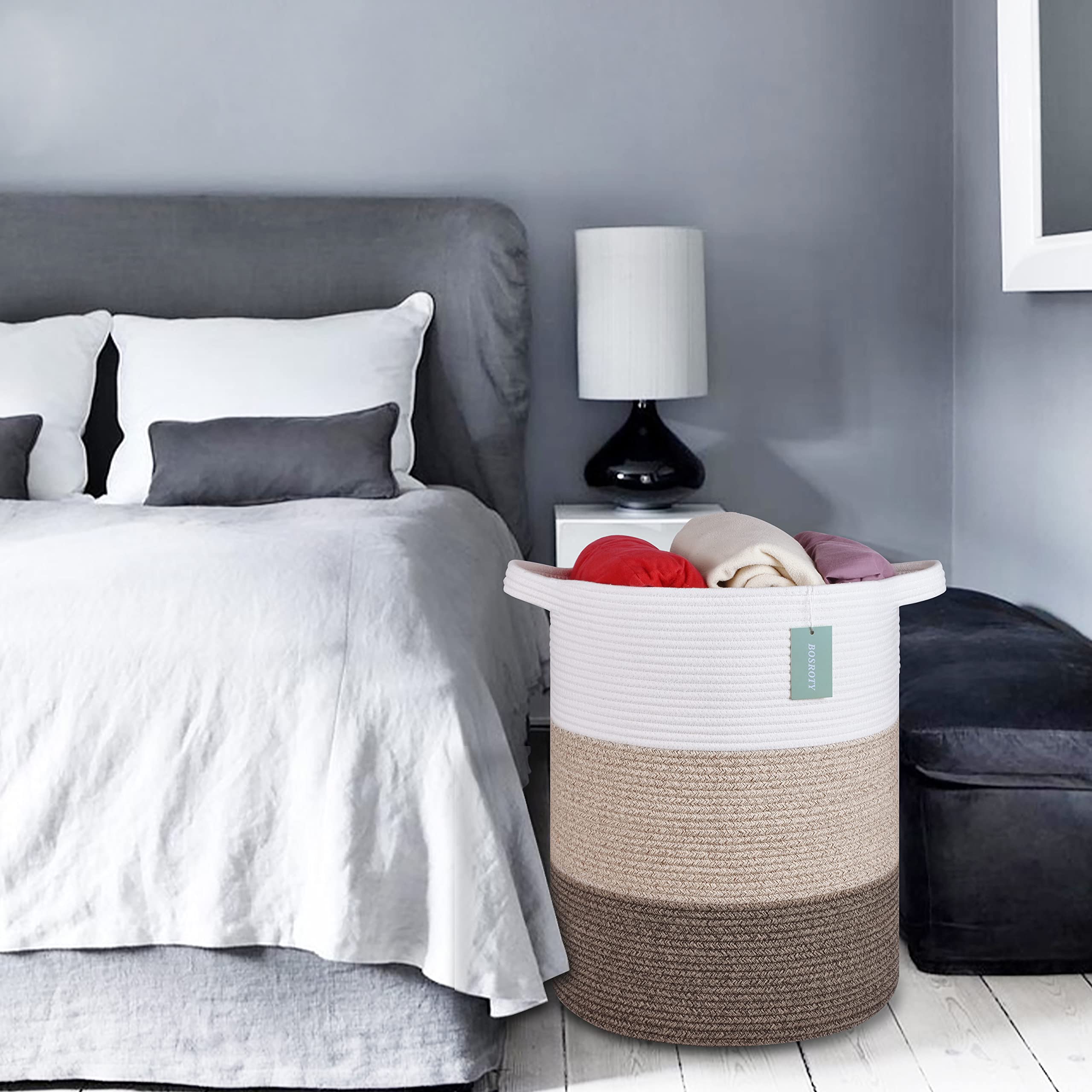 BOSROTY basket filled with blankets to showcase capacity