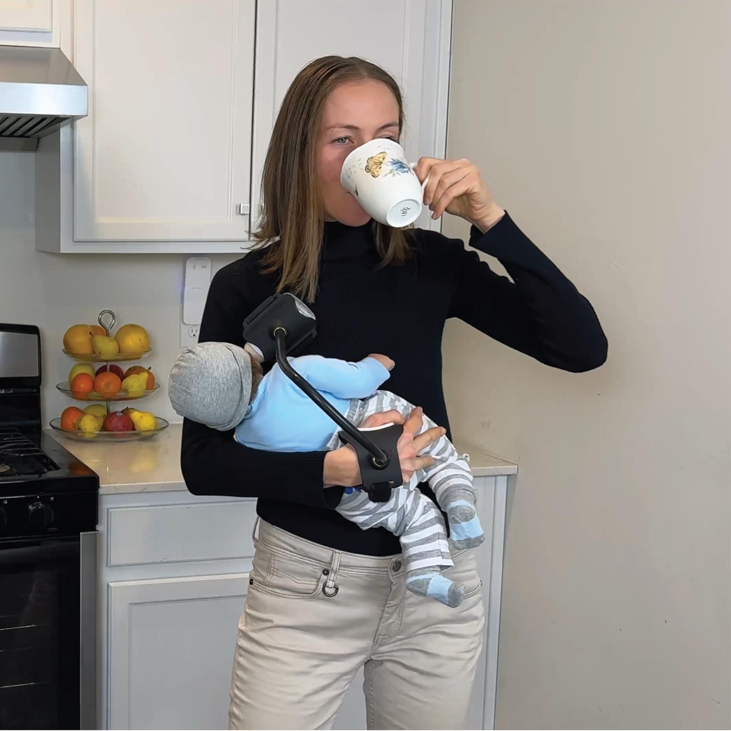 BottlesBuddy quick-adjust-neck image highlights easy positioning for feeding.