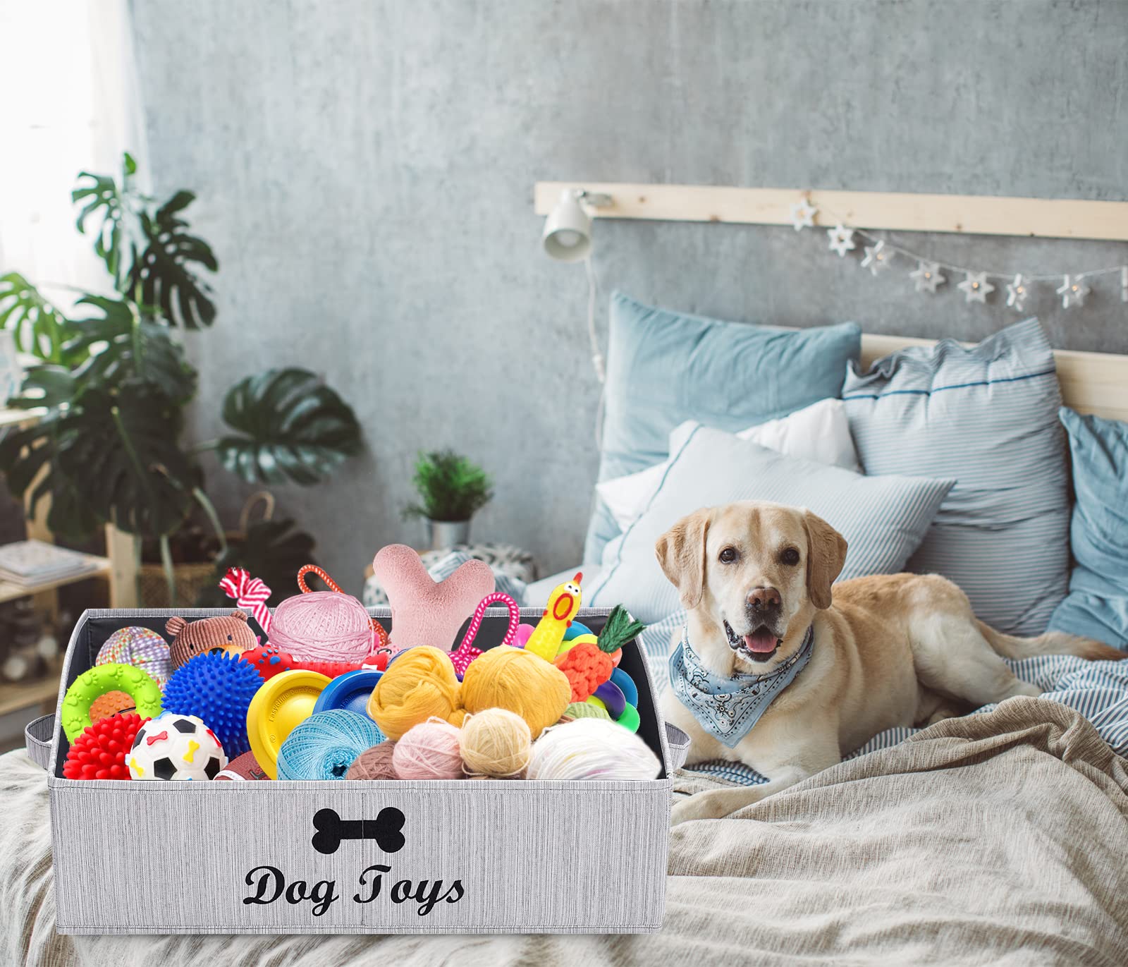 Brabtod linen-cotton dog toy box with blankets and grooming supplies tidy.