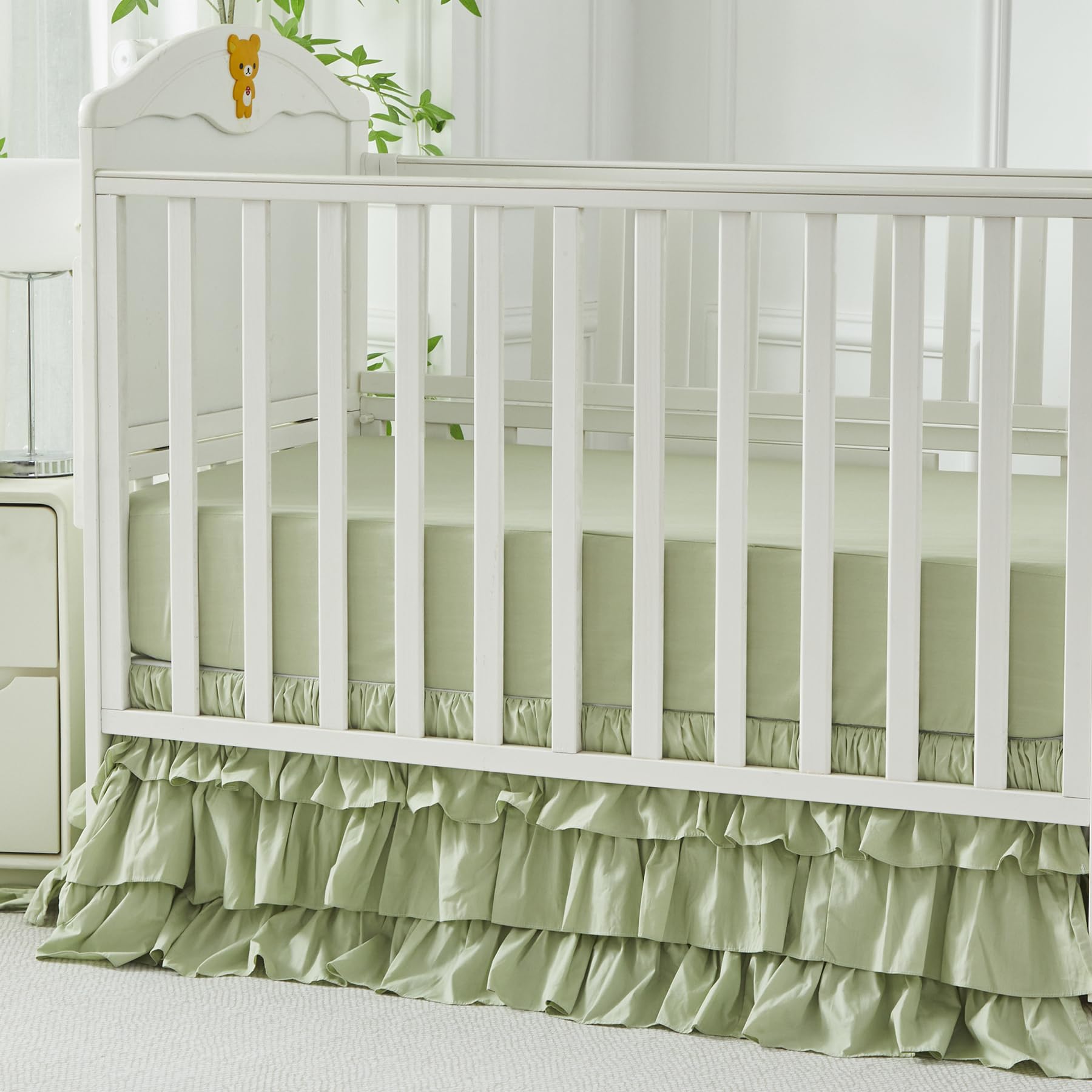 Brandream crib skirt with a 16 inch drop provides full crib to toddler bed coverage.