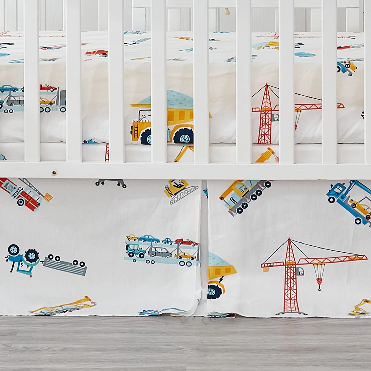 Brandream elastic-edge detail keeps sheets securely in place