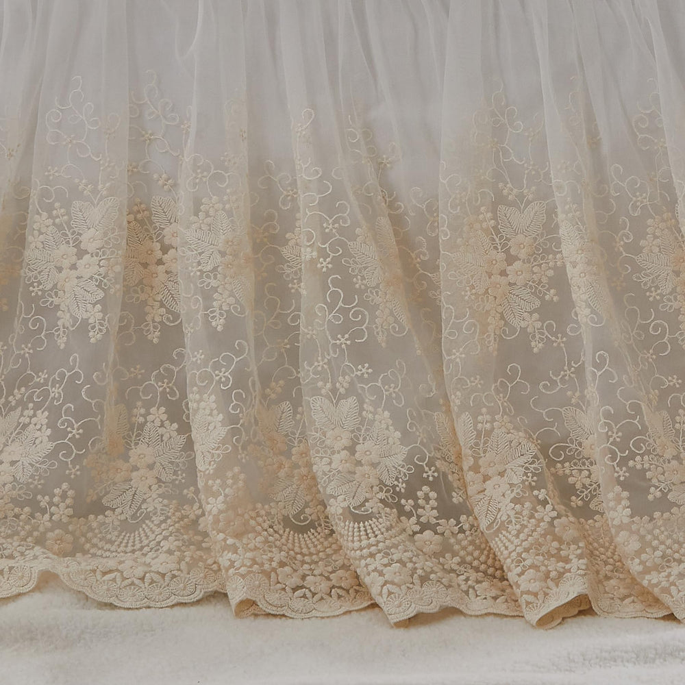 Brandream neutral beige cream nursery decor creates versatile, soothing backdrop.