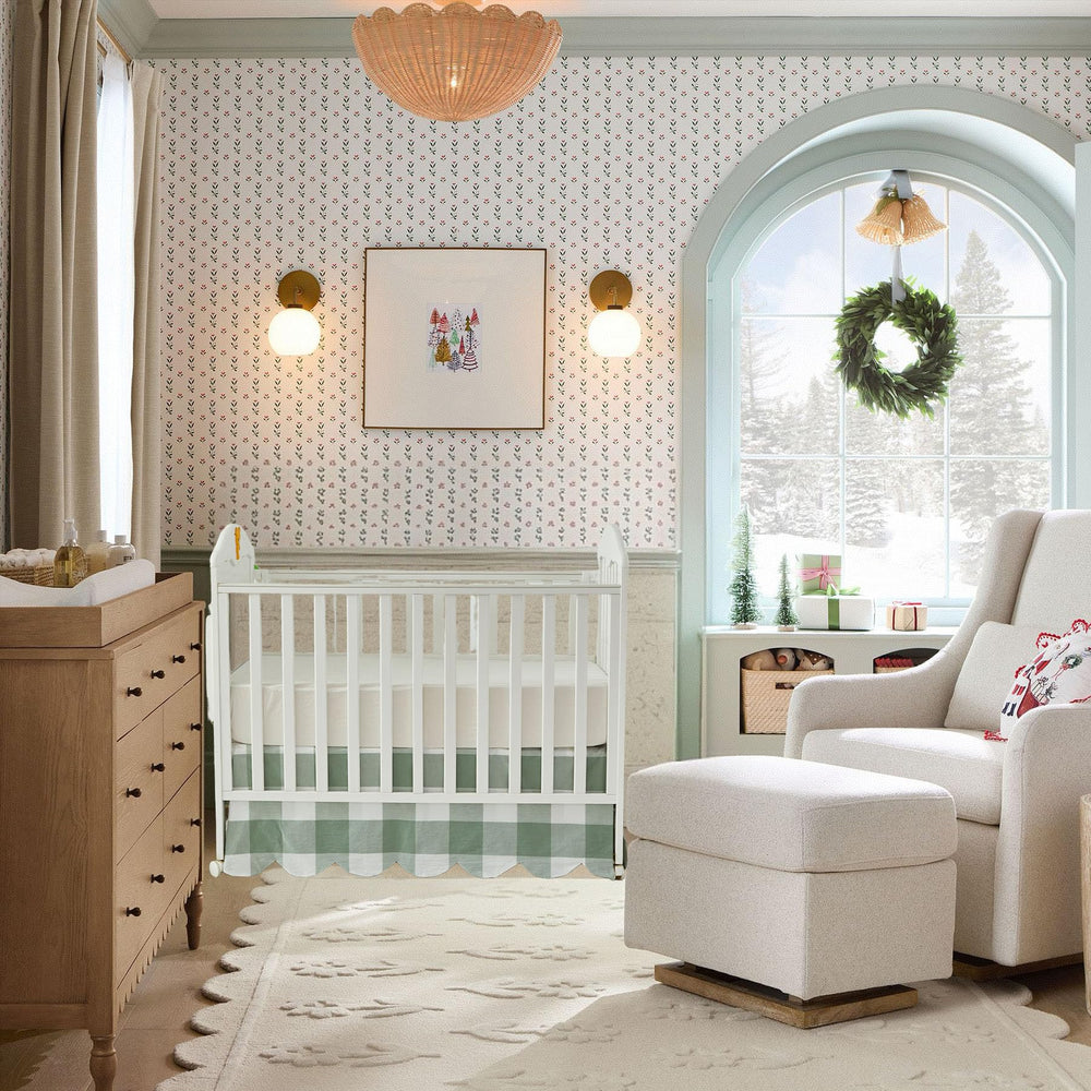 Brandream toddler bed skirt showcases a sturdy, neat transition look.