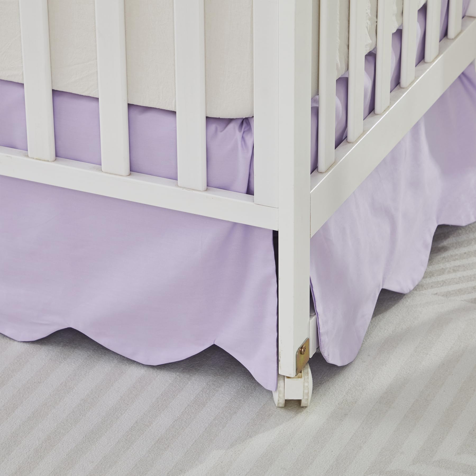 Brandream white cotton crib bedding item, showcasing clean, breathable fabric.