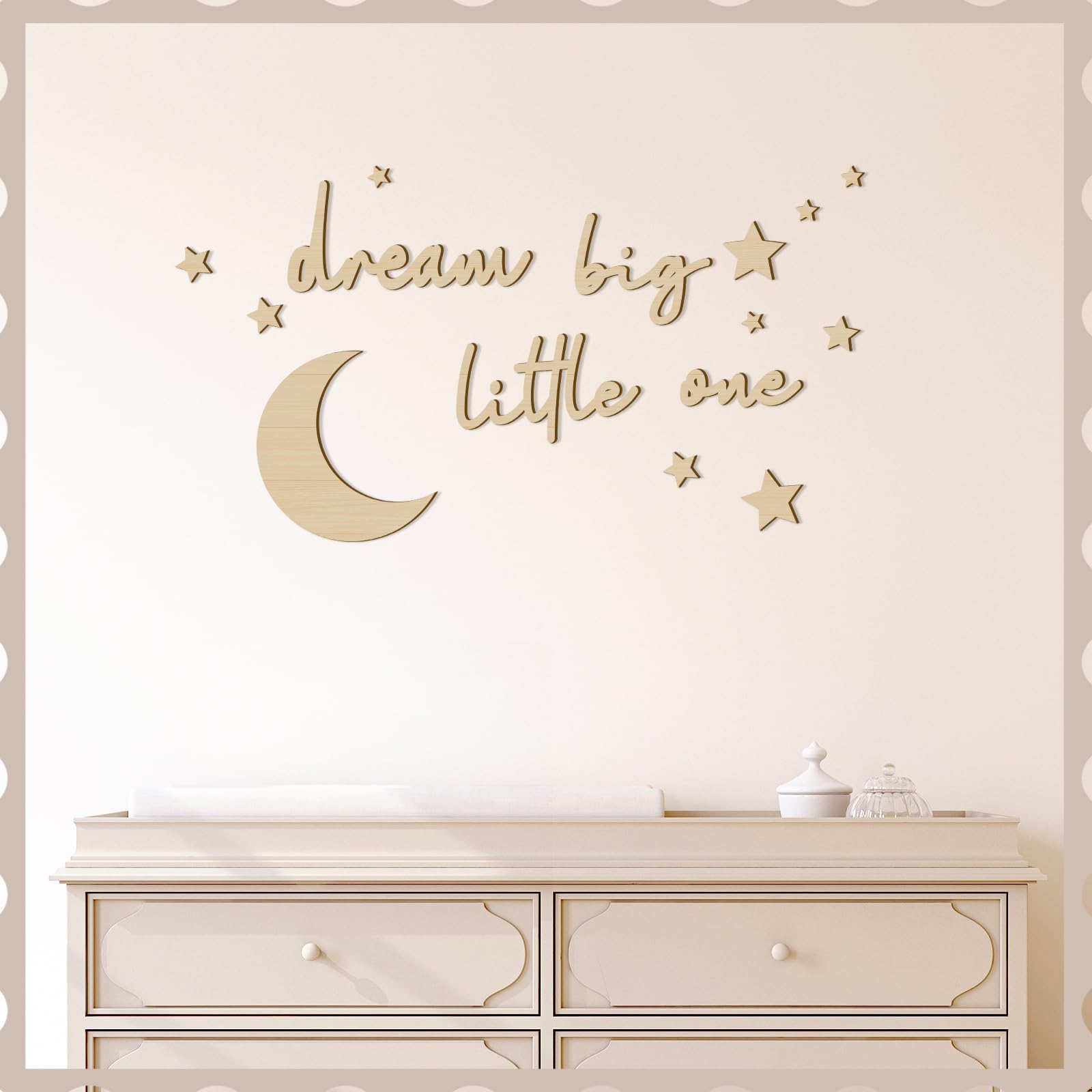 Briwooody Medium star wall decor balances layout and sparkle