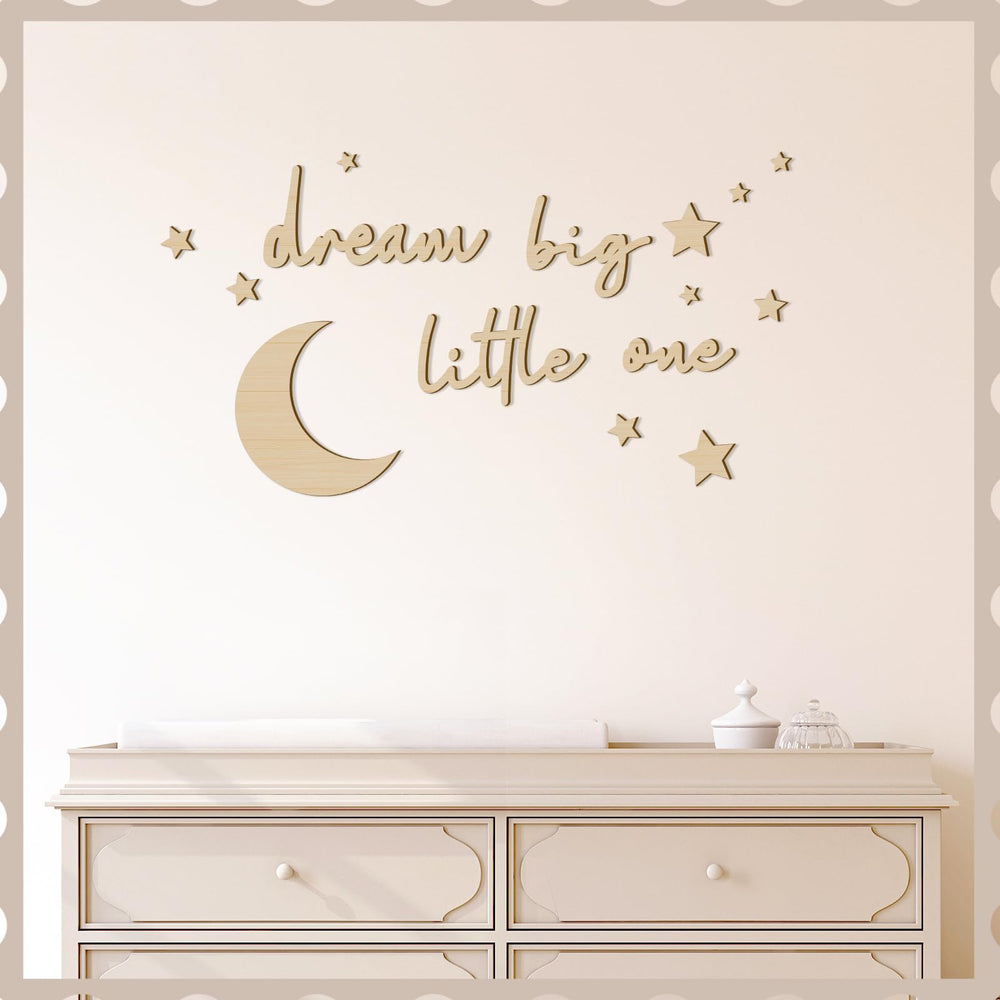 Briwooody Medium star wall decor balances layout and sparkle