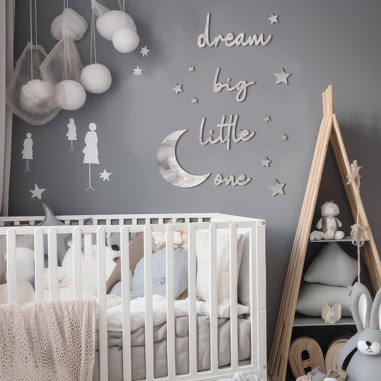 Briwooody Stars small: subtle accents completing a dreamy nursery vignette