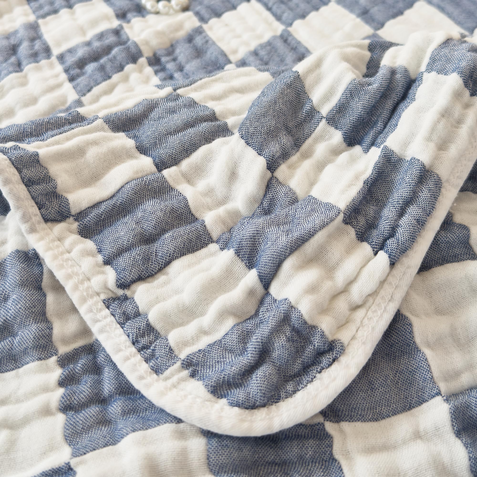 Brnabiou blanket blue, machine washable for easy cleaning