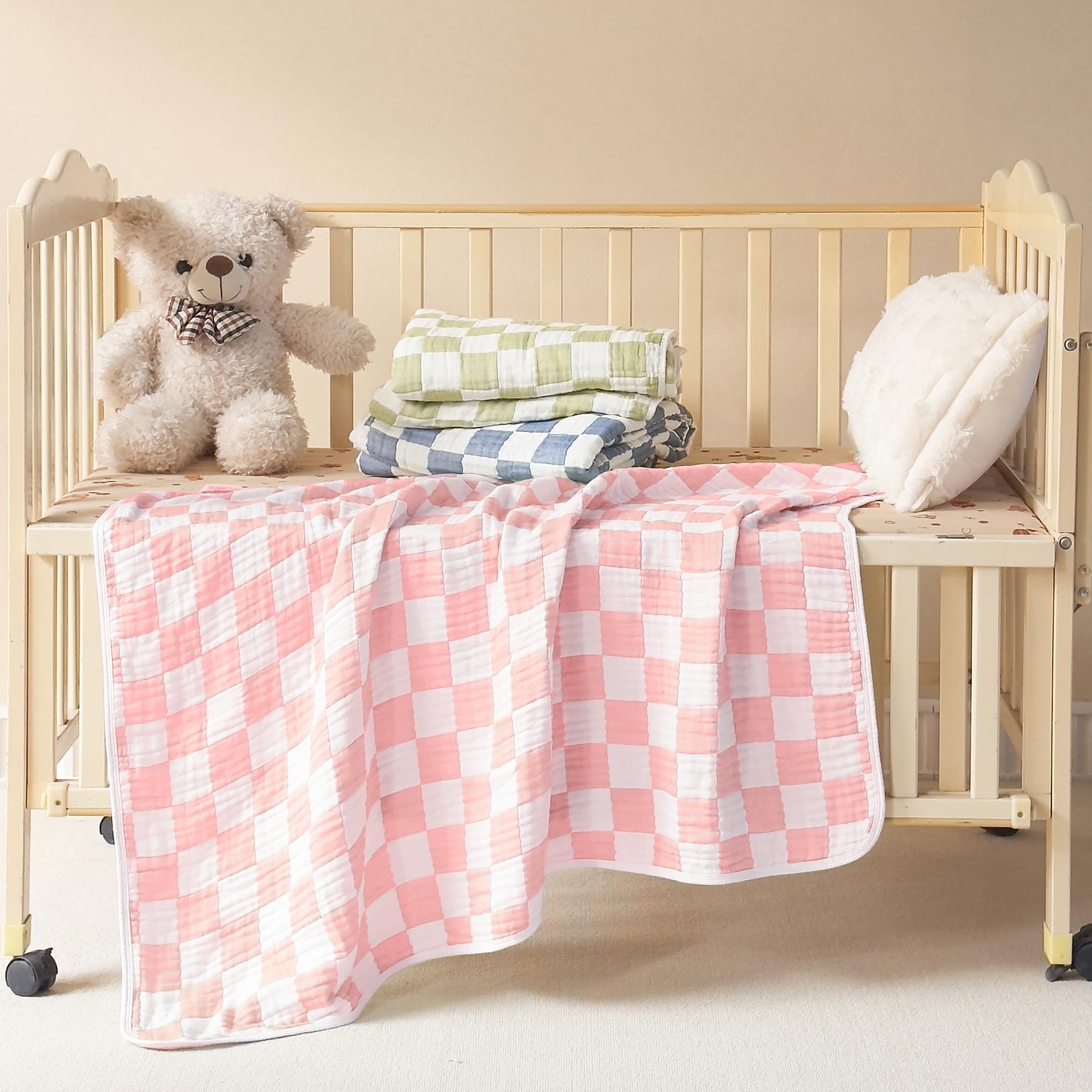 Brnabiou pink-checkered muslin close-up shows soft fibers ideal for sensitive baby skin.