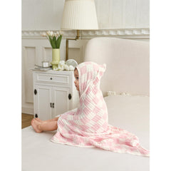 Brnabiou hooded pink towel close-up shows plush texture for newborn skin