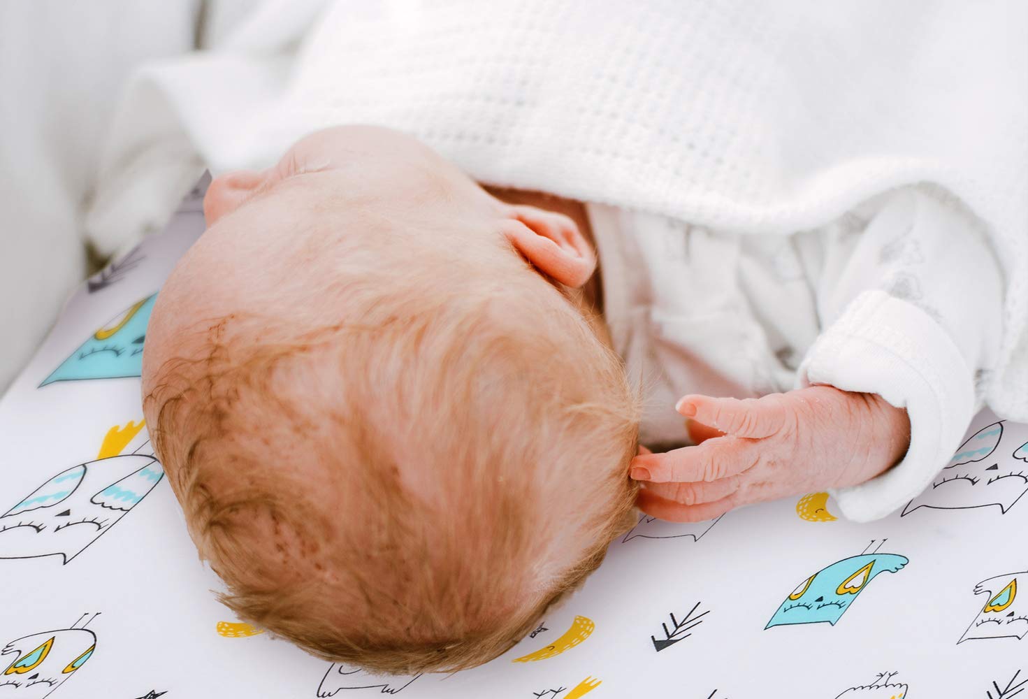 BROLEX Ultra-soft comfort—gentle touch ideal for naps and quiet play.