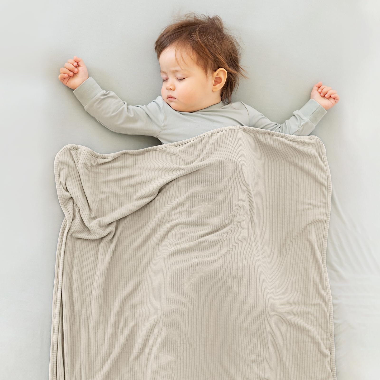 BubblePanda glacier color blanket adds fresh tone with soft, breathable comfort.