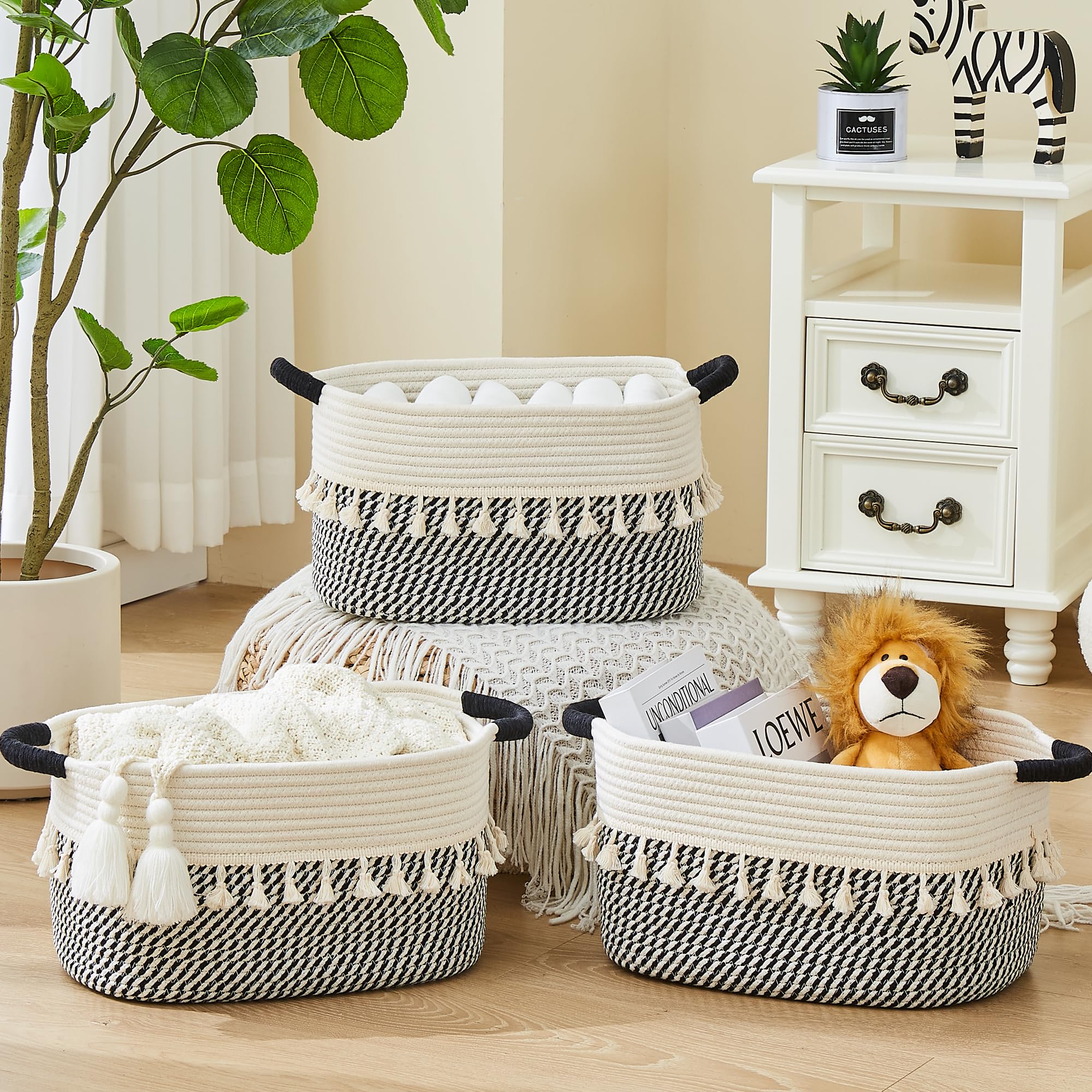 BUBUSUN woven basket with handles close-up highlights handwoven texture and durability