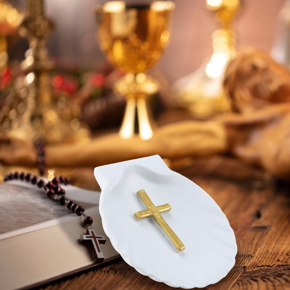 Bucherry baptismal shell decor enhances ceremony aesthetics and keepsake presentation.