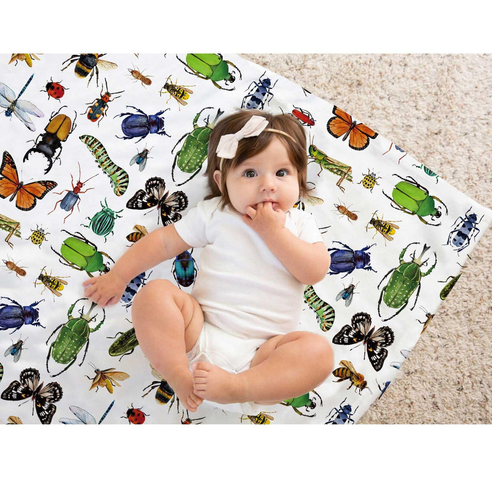 Buerhanerry Bugs blanket in crib provides all-season warmth for newborns.