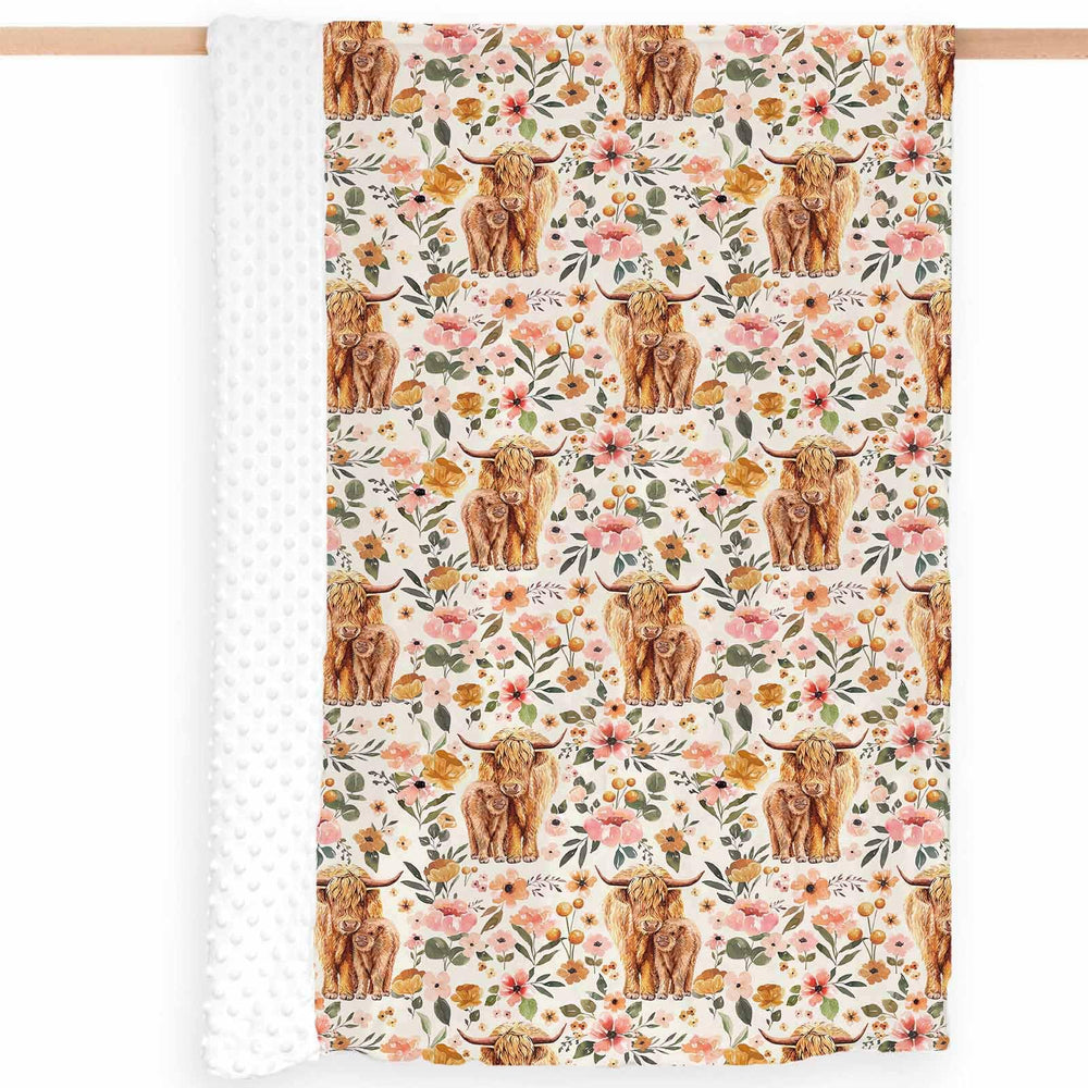 Buerhanerry Highland Cow Blanket back dotted design adds gentle texture for baby tactile exploration.