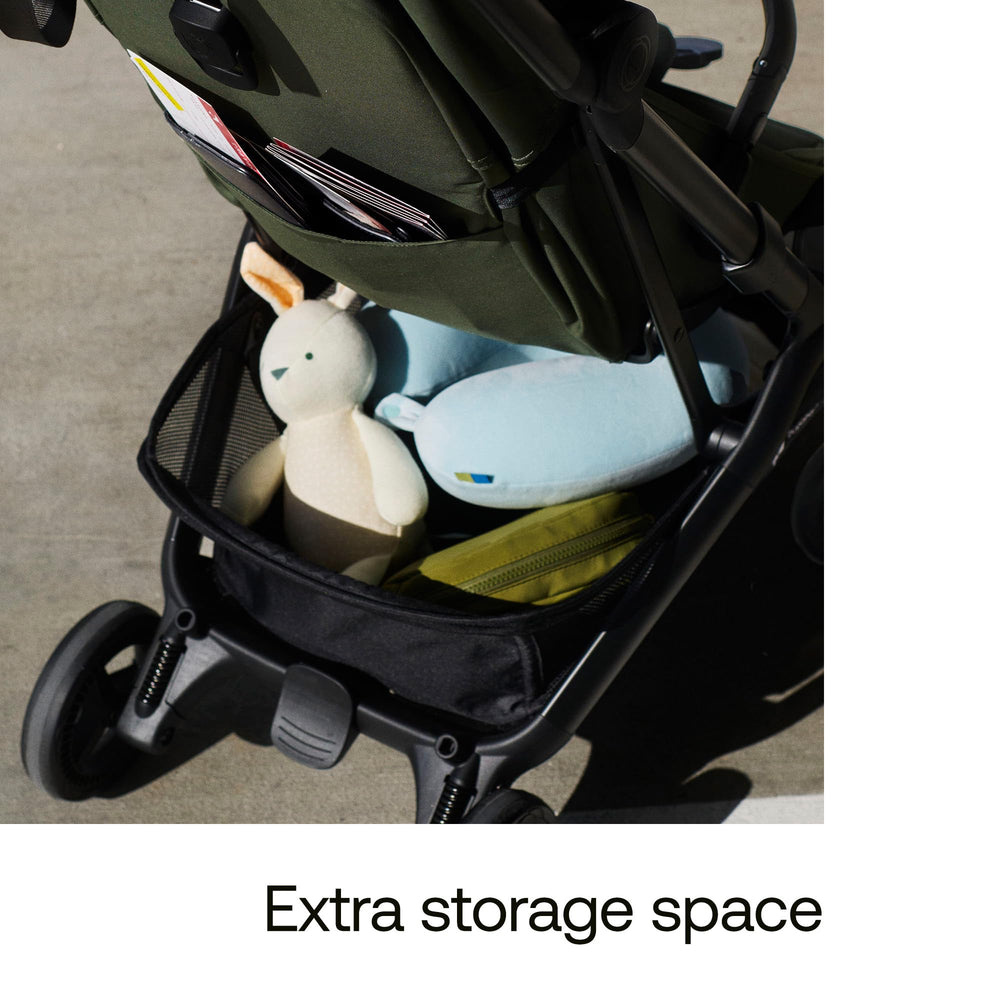 Bugaboo Butterfly 2 seat reclines for nap-ready comfort during city strolls.