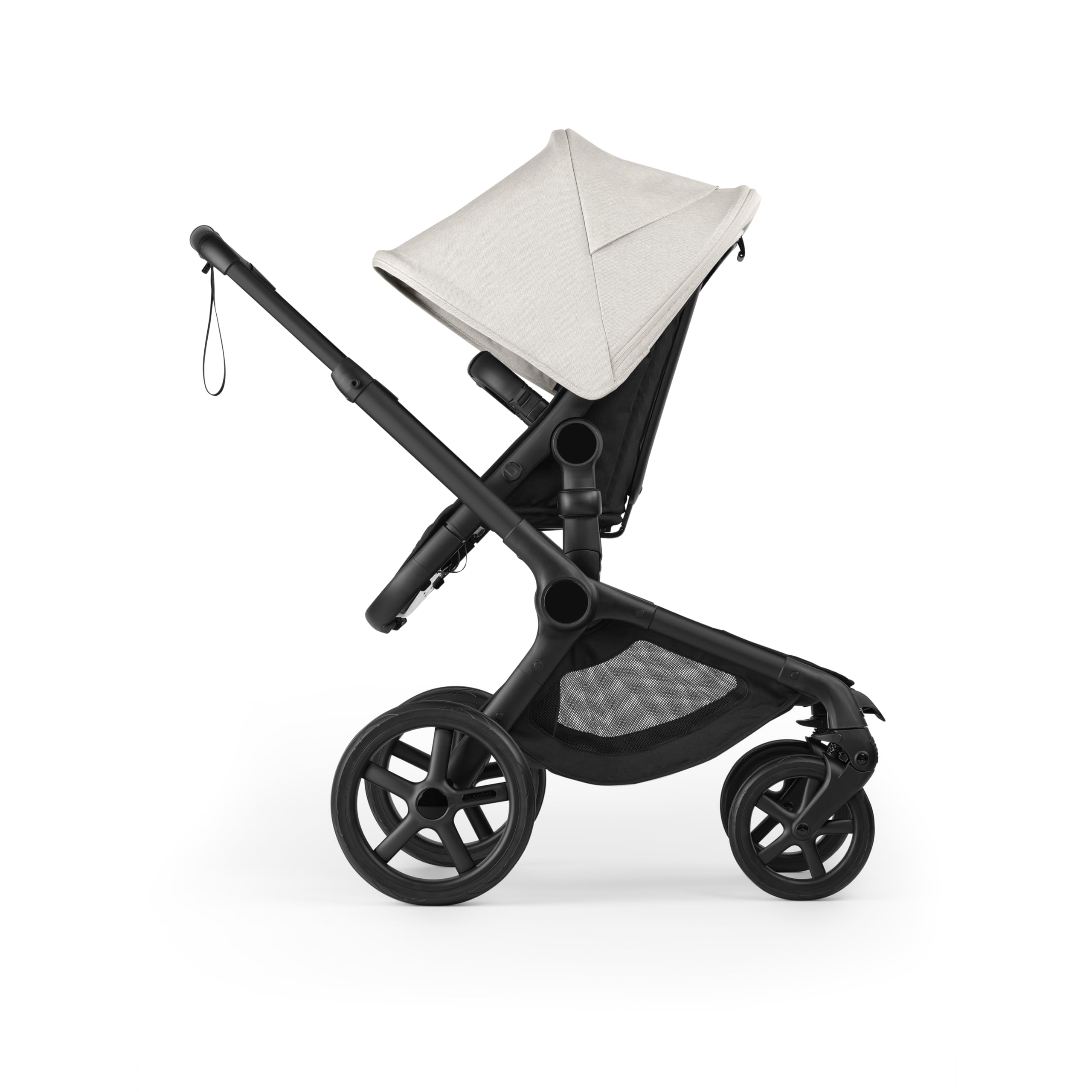 Bugaboo Fox 5 Renew adjustable handlebar adapts to caregiver height.