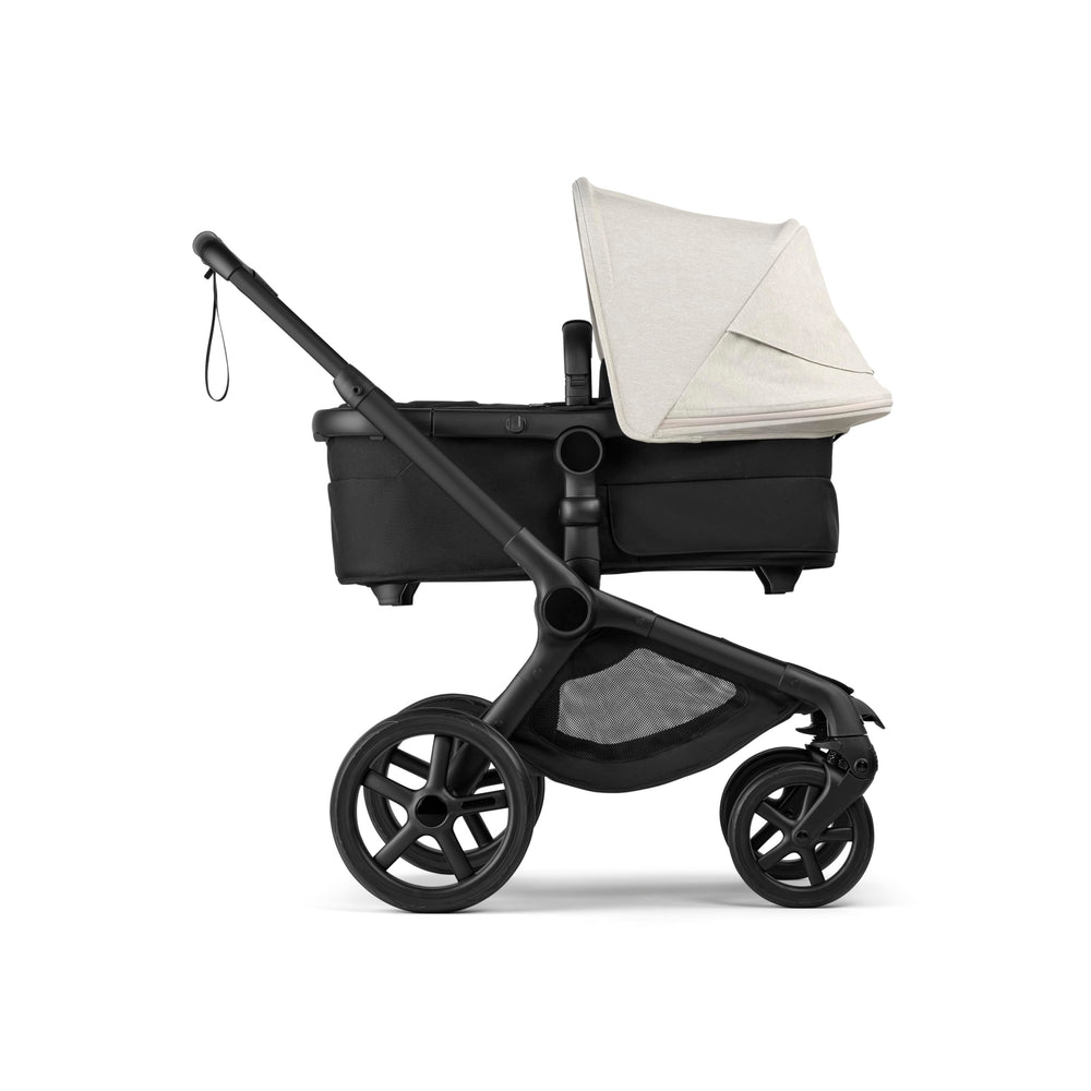 Bugaboo Fox 5 Renew folding mechanism enables easy compact storage.