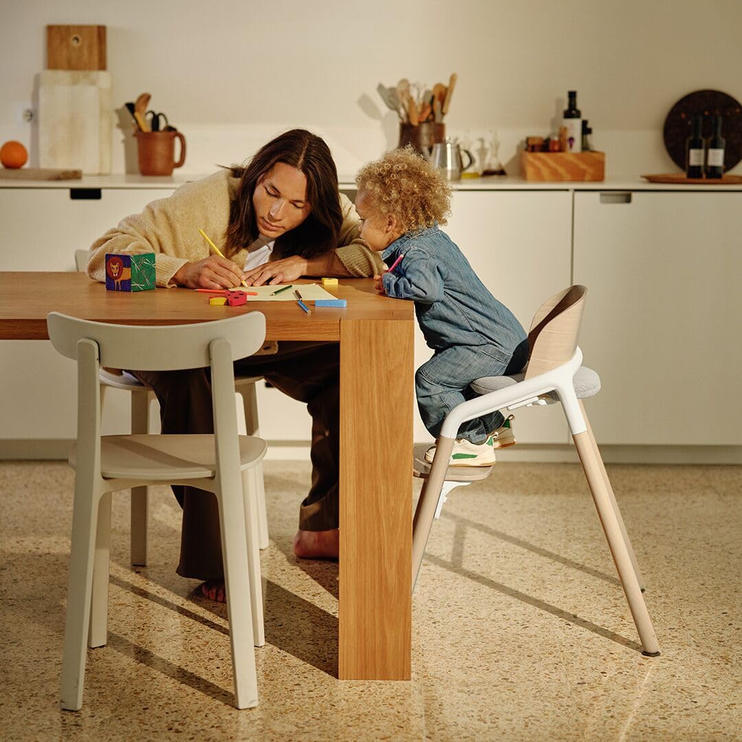 Bugaboo Giraffe easy-clean surface for fast cleanup