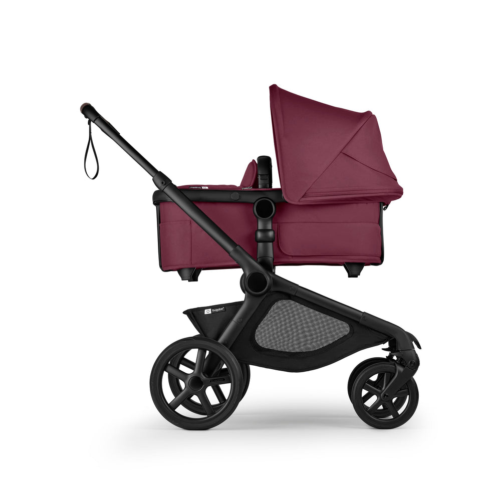 Bugaboo Kangaroo smooth front-wheel suspension handles uneven terrain.
