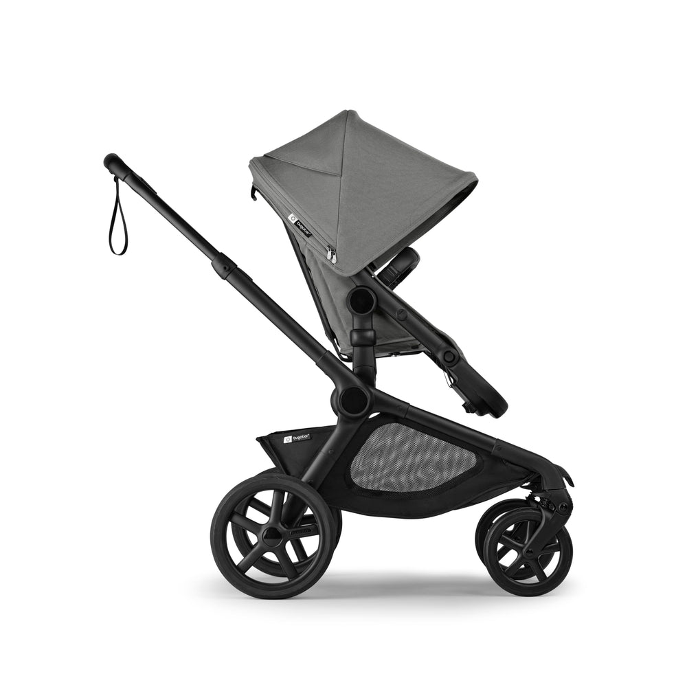 Bugaboo Kangaroo newborn adapter and car-seat options expand travel configurations.
