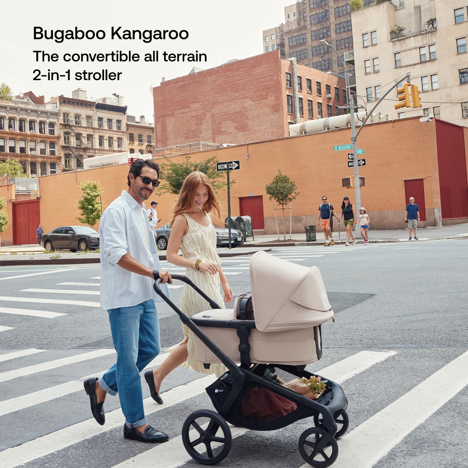 Bugaboo Kangaroo one-hand fold enables quick, easy stowage.