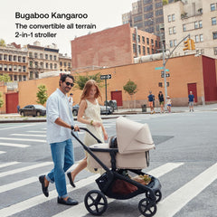Bugaboo Kangaroo one-hand fold enables quick, easy stowage.
