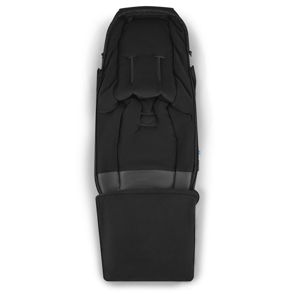 Bugaboo Performance Footmuff fits all Bugaboo strollers for easy integration.